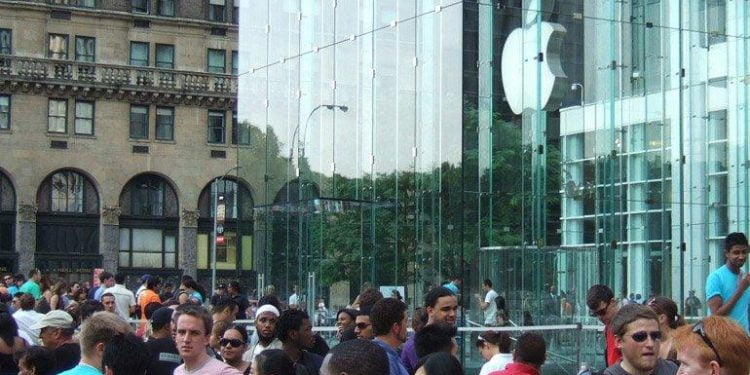 Apple 3 Gün içinde 9 Milyon iPhone Sattı
