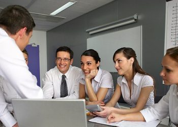 Ofis Çalışanlarına Metabolizmalarını Aktif Tutmaları için 10 Öneri